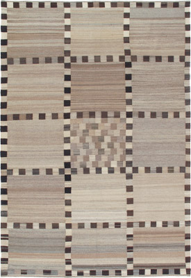 This Shiraz flatweave is made of undyed wool.