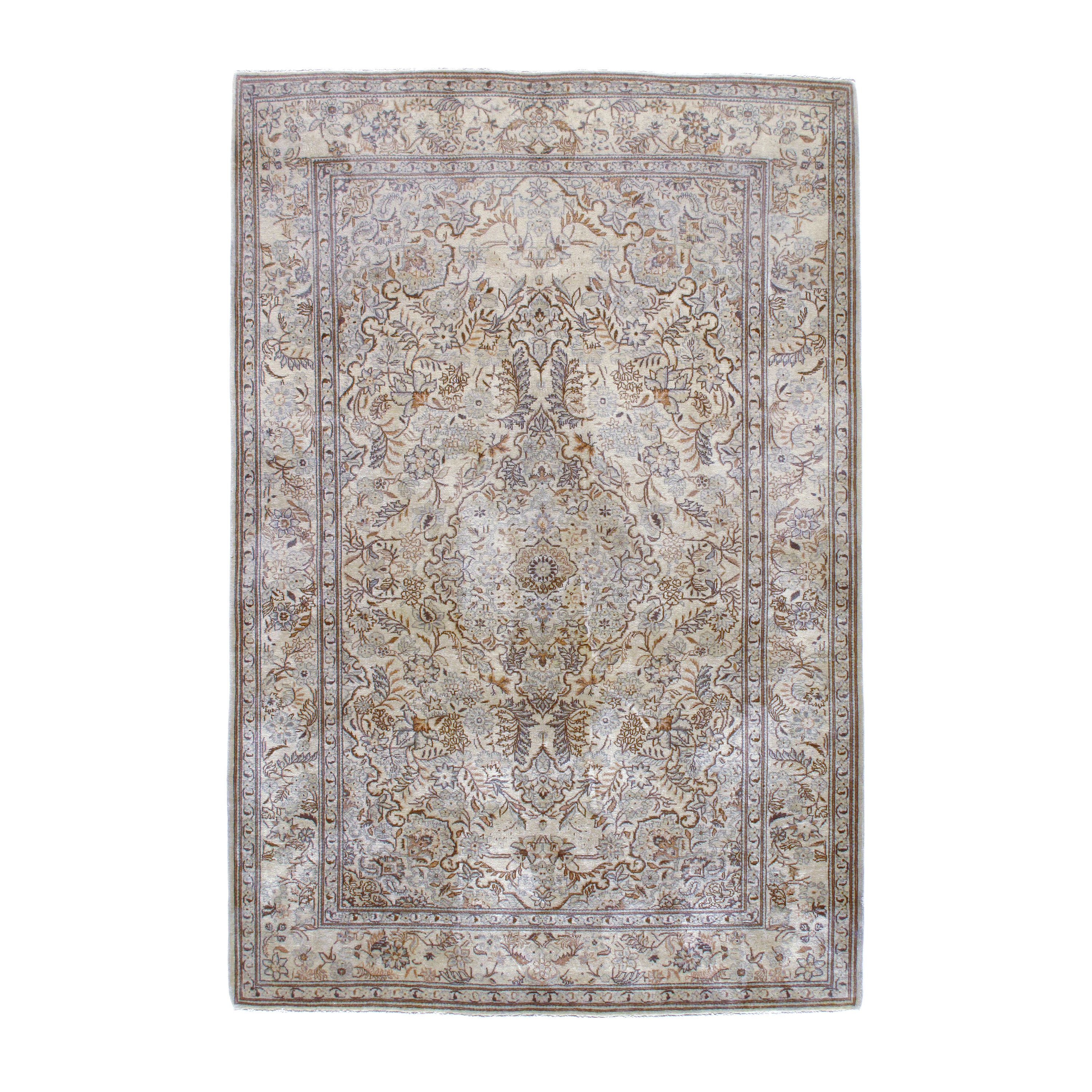 This Persian Kashan rug is hand-knotted and made of 100% wool. 
