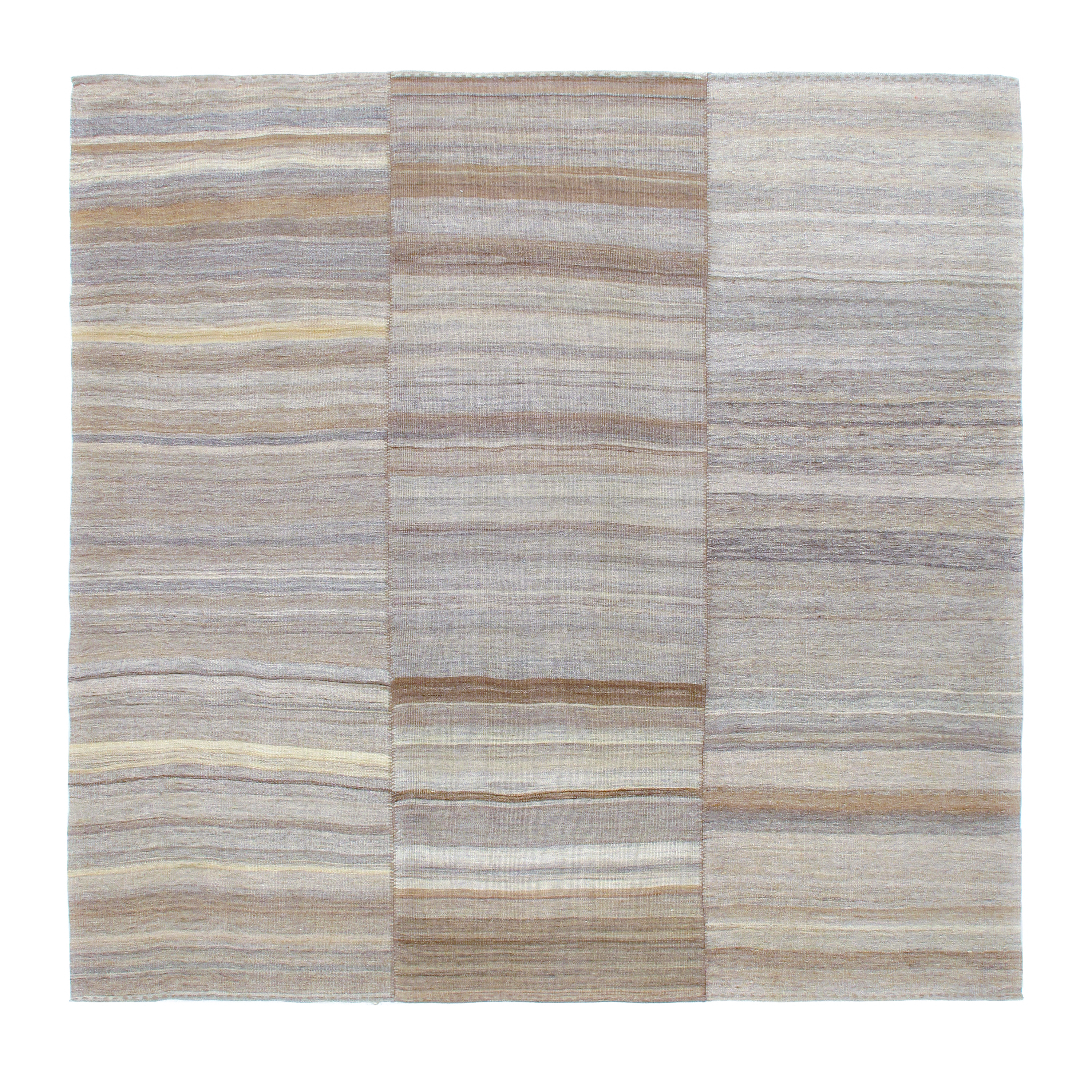 This Shiraz flatweave rug is made of 100% wool.