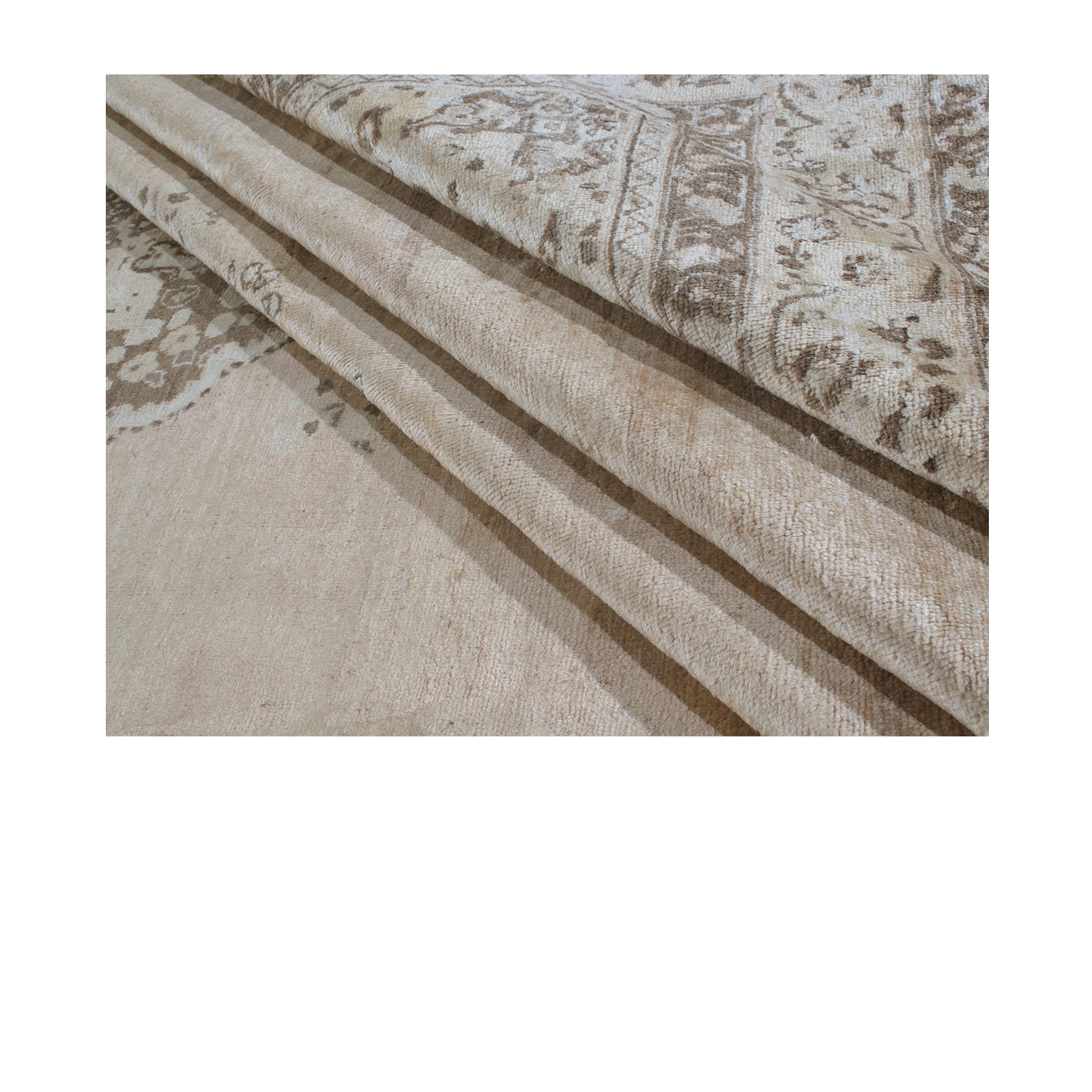 Tabriz rug is made of 100% wool