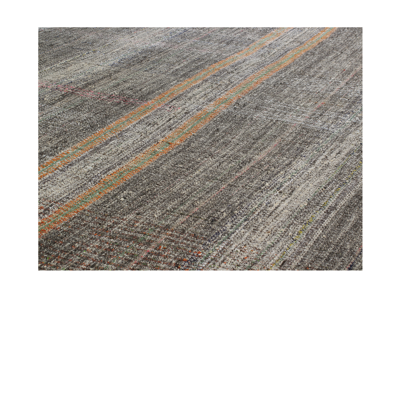 This Vintage flatweave is possess the quality and versatility that stand the test of time.