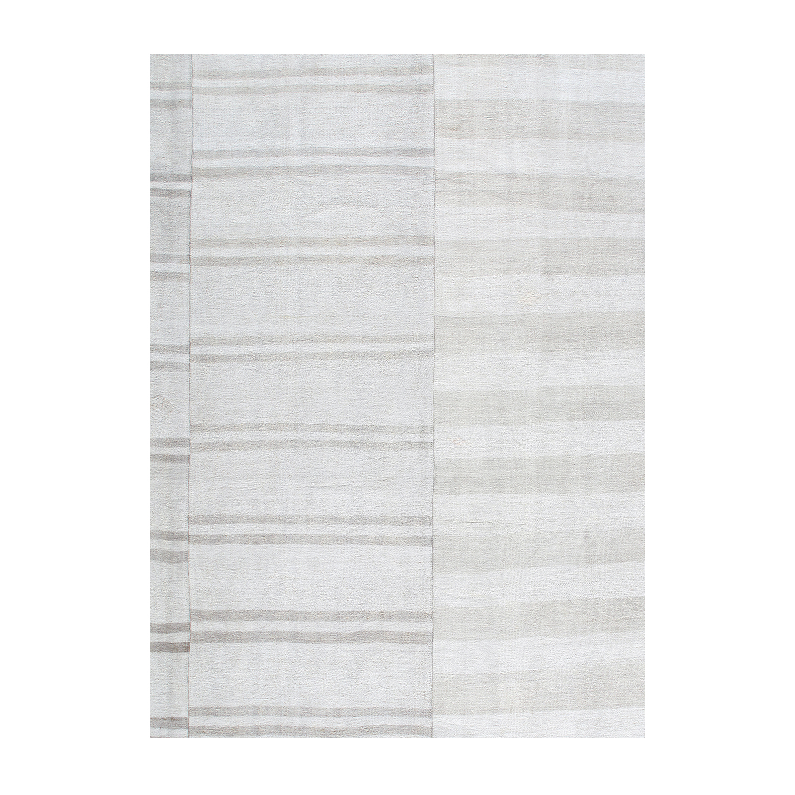 This Vintage Flatweave rug embody the minimalist sophistication that emerged in the mid-20th century which continues to thrive today. 