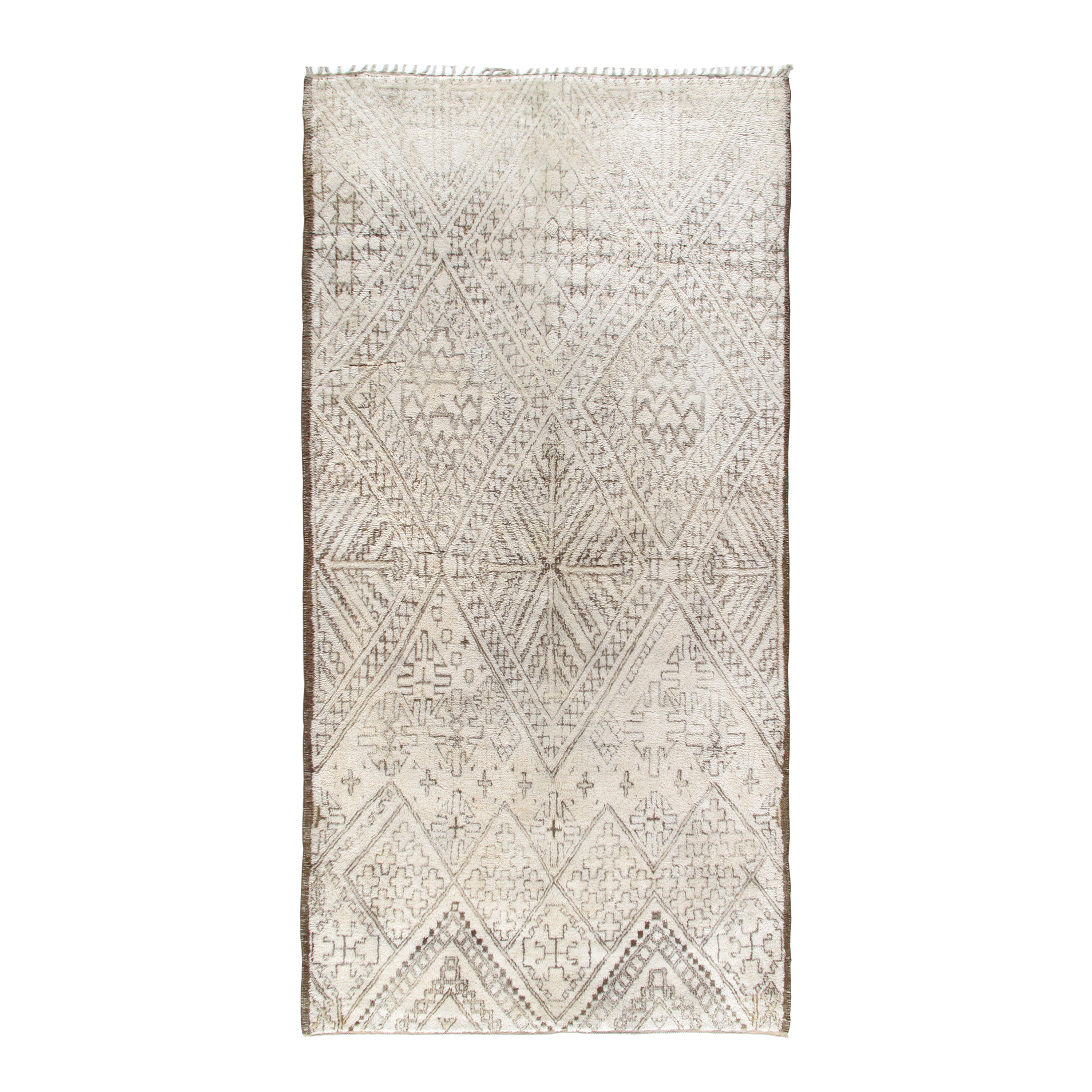 This Berber rug is hand-knotted and and made of 100% wool. 