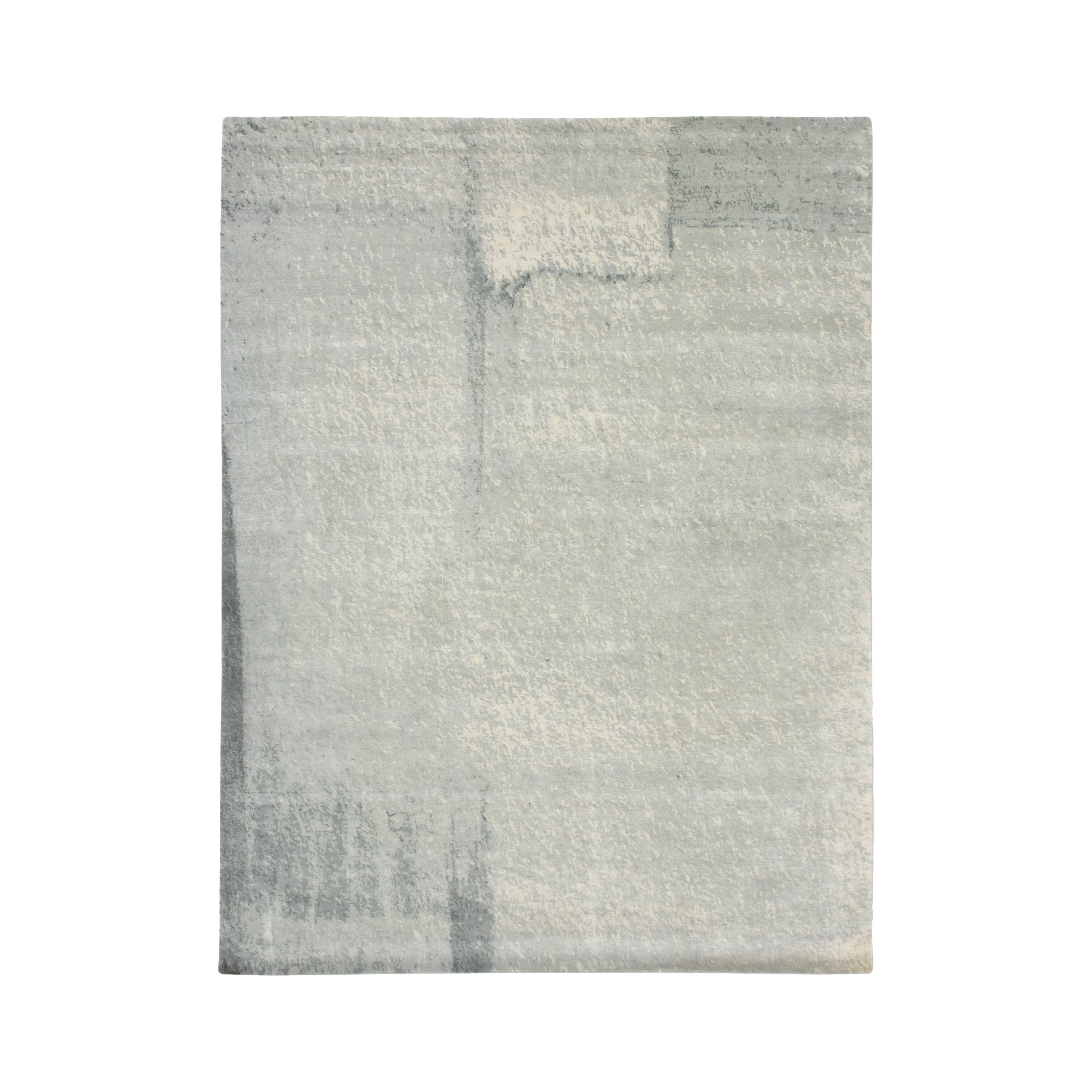 Morro rug, inspired by Mark Rothko and his colour field paintings, is a contemporary design of neutral tones. 
